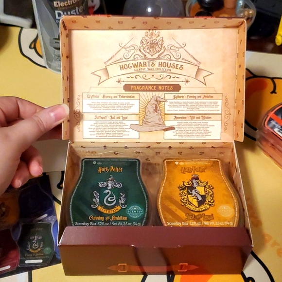 Scentsy Harry Potter Hogwarts Houses Wax Collection - Picture 2 of 4